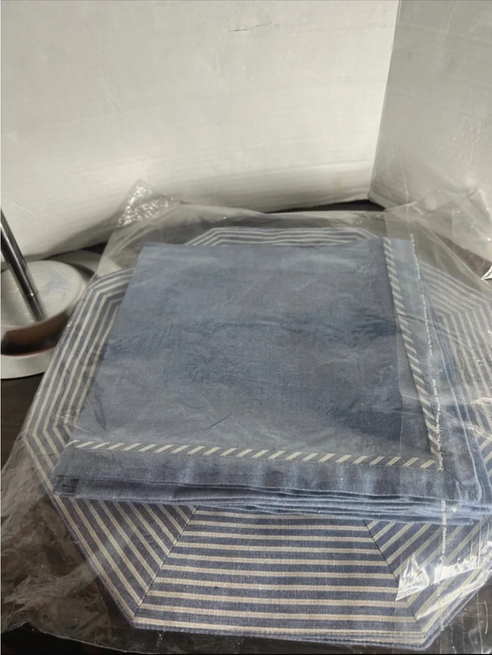 Crate & Barrel Striped Octagonal Placemat and Blue Napkin Set for 4